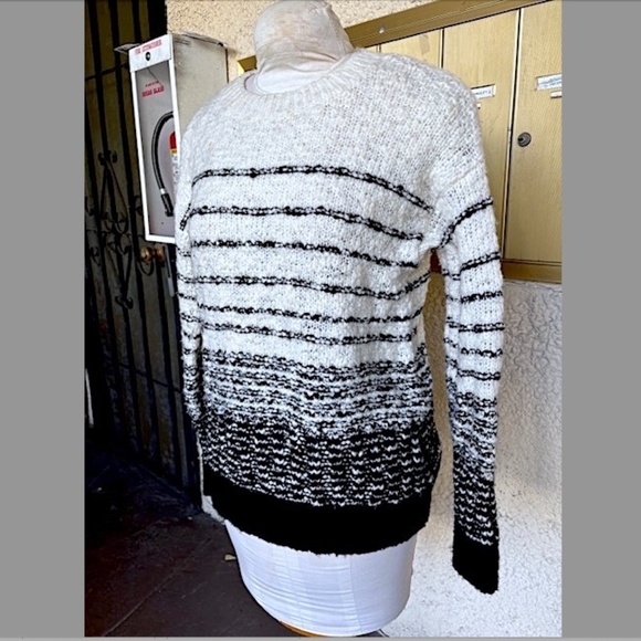 VINCE Womens Textured Striped Crewneck Pullover Sweater EUC/sz XS - Picture 6 of 15